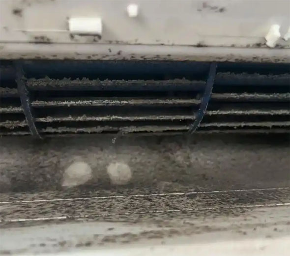 西青空调吹的风有股烧焦味是怎么回事